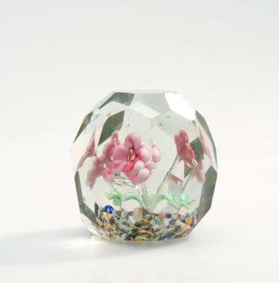 A Facetted Paperweight with Floral Motifs, Bohemia, before 1930 - Štýrska Sbírka II