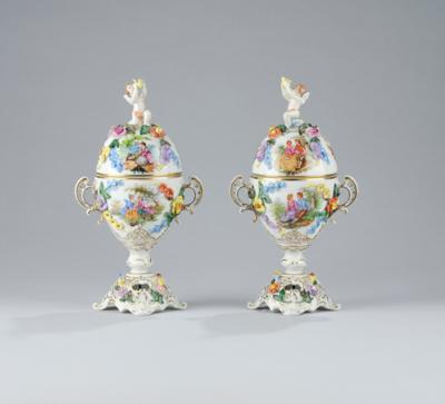 Paar Deckelgefäße, Sächsische Porzellanmanufaktur, - Eine Steirische Sammlung  II