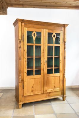 A Provincial Historicist Display Cabinet, - Una Collezione dalla Stiria II