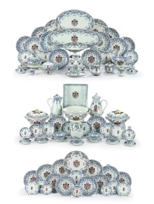 Großes Service mit dem Wappen der Fürsten (Grafen) Kinsky, Faïencerie de Gien, Ende 19. Jh., - Eine Wiener Sammlung