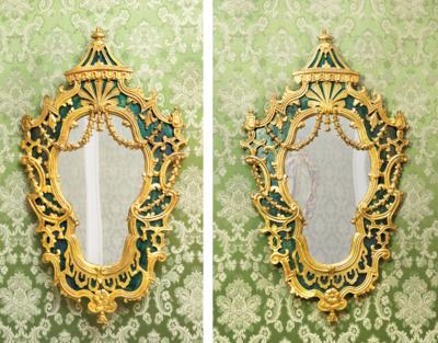 A Pair of Decorative Wall Mirrors in Louis XV Style, - Una Collezione Viennese