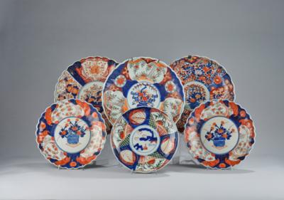 6 Imari Teller, Japan, 19./20. Jh., - A Styrian Collection III