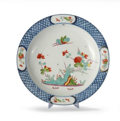 A Bowl with Kakiemon Decoration, Meissen c. 1735, - Nábytek, starožitnosti, sklo a porcelán