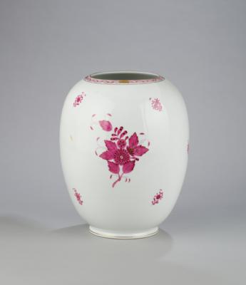A Herend Vase, height 30 cm - Una Collezione Viennese II