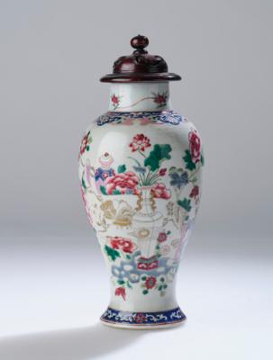 Famille rose Vase, China, 18./19. Jh., - Eine Wiener Sammlung III - Vitrinenstücke, Silber, Asiatika