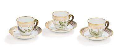 Three Flora Danica Mocha Cups with Saucers, Royal Copenhagen, c. 1963–68, - Nábytek, starožitnosti, sklo a porcelán