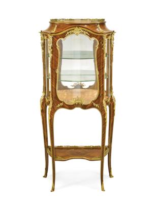 A Half-Height Display Cabinet, - Mobili e antiquariato, vetri e porcellane