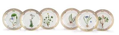 Six Flora Danica Bread Plates, Royal Copenhagen, c. 1968–73, - Nábytek, starožitnosti, sklo a porcelán