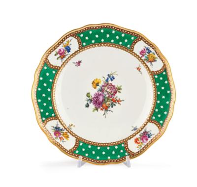 A Plate, Imperial Porcelain Manufactory, Vienna c. 1760, - Nábytek, starožitnosti, sklo a porcelán