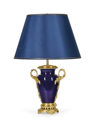 A Table Lamp, - Nábytek, starožitnosti, sklo a porcelán