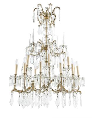 A Tall Glass Chandelier, - Nábytek, starožitnosti, sklo a porcelán