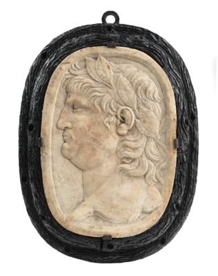 A Relief Portrait of a Roman Emperor, - Mobili e anitiquariato, vetri e porcellane