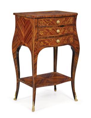 A Dainty Salon Chest of Drawers, - Furniture, Works of Art, Glass & Porcelain