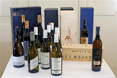Burgunder weiß und rot mit Siegerweinen der GENUSS.Trophy weiße Burgundersorten - Charity-Weinauktion