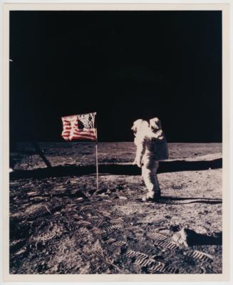 NASA (Apollo 11) - The Beauty of Space - Iconic Photographs of Early NASA Missions