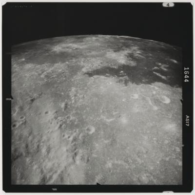 NASA (Apollo 17) - The Beauty of Space - Iconic Photographs of Early NASA Missions