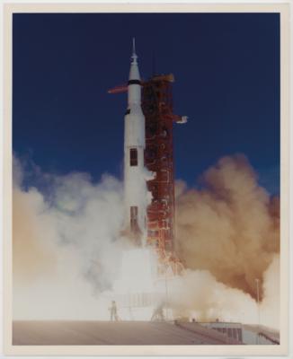 NASA (Apollo 8) - The Beauty of Space - Iconic Photographs of Early NASA Missions