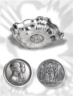 Viennese bowl with wedding medallion of Emperor Franz Joseph I. and Empress Elisabeth 1854, - Rekvizity z císařského dvora