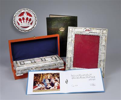King Hussein I of Jordan (1935-1999) – gift casket, gift photo frame and gift portfolio, - Imperial Court Memorabilia and Historical Objects