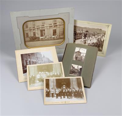 Bundle of photos imperial house, - Rekvizity z císařského dvora