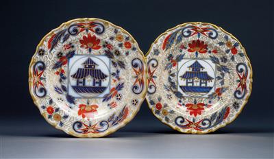 Imperial Austrian Court – 2 plates from the Japanese Service, - Casa Imperiale e oggetti d'epoca