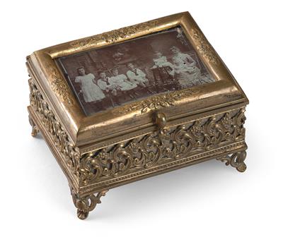 Imperial Austrian Court – a court table bonbonnière, - Casa Imperiale e oggetti d'epoca