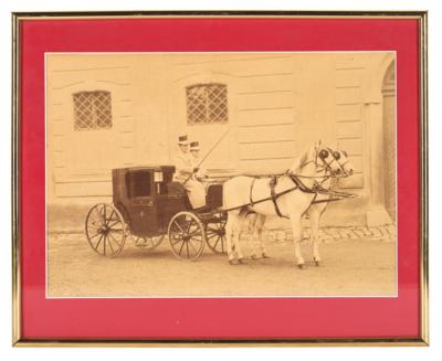 Photograph of a court carriage, - Casa Imperiale e oggetti d'epoca