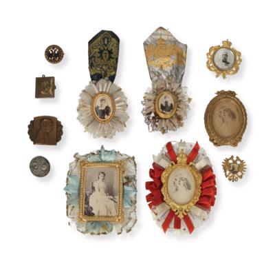 Imperial Austrian Court - a collection of court ball bonbonnières and wrappers, - Rekvizity z císařského dvora