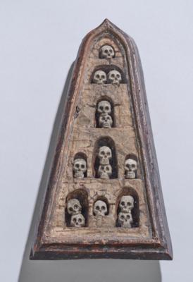 Memento mori - Miniatur Beinhaus, - Folk Art, Sculptures & Faiences