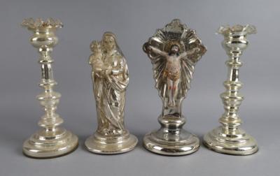 Konvolut "Bauernsilber" - Madonna mit Kind, Standkreuz und Paar Kerzenleuchter, - Volkskunst, Skulpturen und Fayencen