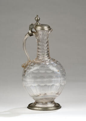Glas Enghalskrug, erste Hälfte 18. Jh., - Antiquitäten, Volkskunst, Skulpturen & Fayencen