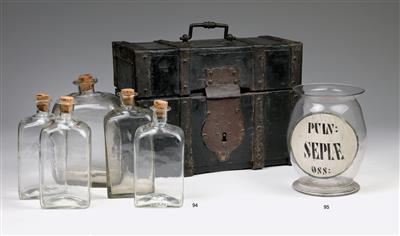 An early 18th century pharmaceutical Chest - Antique Scientific Instruments and Globes