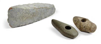 Three stone Axes - Strumenti scientifici e globi d'epoca
