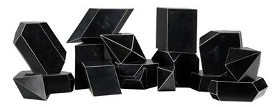 A collection of 30 black bakelite Crystal Models - Strumenti scientifici e globi d'epoca