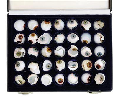 A collection of 68 prosthetic glass Eyes - Antique Scientific Instruments and Globes