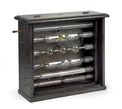 A c. 1900 Richard Müller-Uri set of six Geissler Tubes - Historické vědecké přístroje a globusy