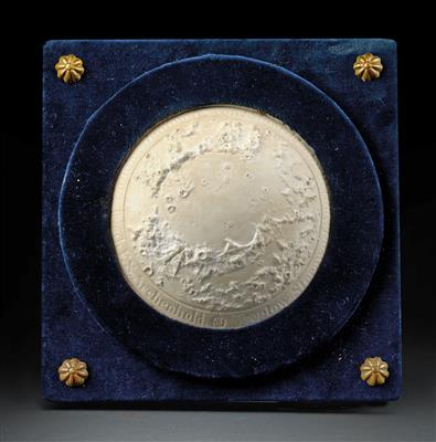 A rare Moon Relief by Fr. S. Archenhold - Historické vědecké přístroje a globusy