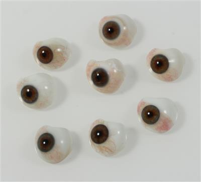 Eight prosthetic glass Eyes - Historické vědecké přístroje a globusy, fotoaparáty