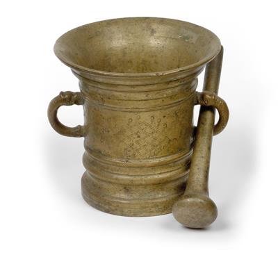An early 18th century bronze Mortar - Historické vědecké přístroje a globusy, fotoaparáty