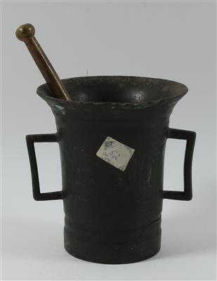 A 17th or 18th century bronze Mortar - Historické vědecké přístroje a globusy, fotoaparáty