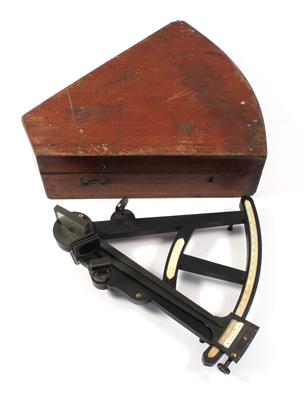 A mid 19th century English Octant - Historické vědecké přístroje a globusy, fotoaparáty