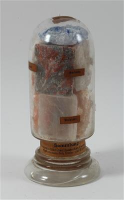 A collection of different Salts - Strumenti scientifici e globi d'epoca, macchine fotografiche