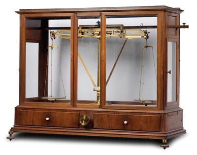 A large c. 1900 analytic beam Balance by Albert Rueprecht - Antique Scientific Instruments and Globes, Cameras