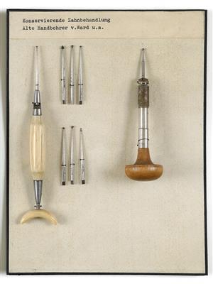 Two 19th century Dental Drills - Historické vědecké přístroje a globusy, fotoaparáty