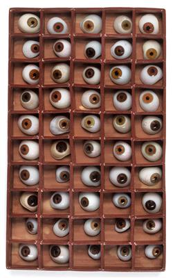 A set of 50 prosthetic Glass Eyes - Antique Scientific Instruments and Globes