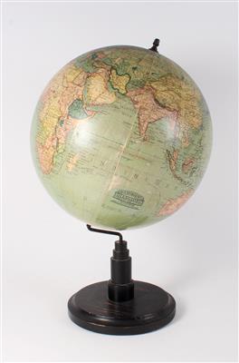 A Terrestrial Globe by Ignac Buchsbaum - Historische wissenschaftliche Instrumente und Globen - Klassische Fotoapparate und Zubehör