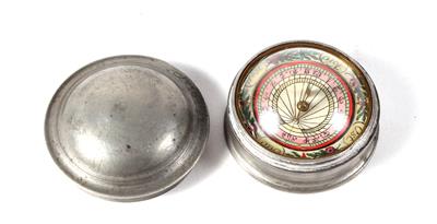 A Sundial in pewter box - Historische wissenschaftliche Instrumente und Globen - Klassische Fotoapparate und Zubehör