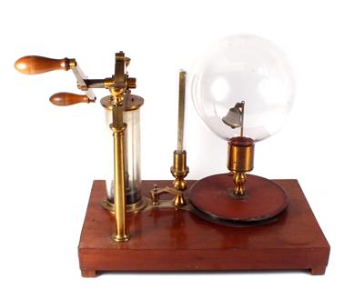 A c. 1890 Vacuum Pump - Historische wissenschaftliche Instrumente und Globen - Klassische Fotoapparate und Zubehör