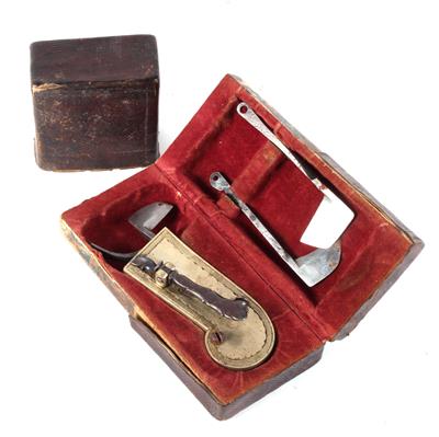 A c. 1850 veterinary spring Lancet - Antique Scientific Instruments and Globes