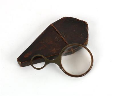 An 18th century Magnifier - Historické vědecké přístroje, globusy a fotoaparáty